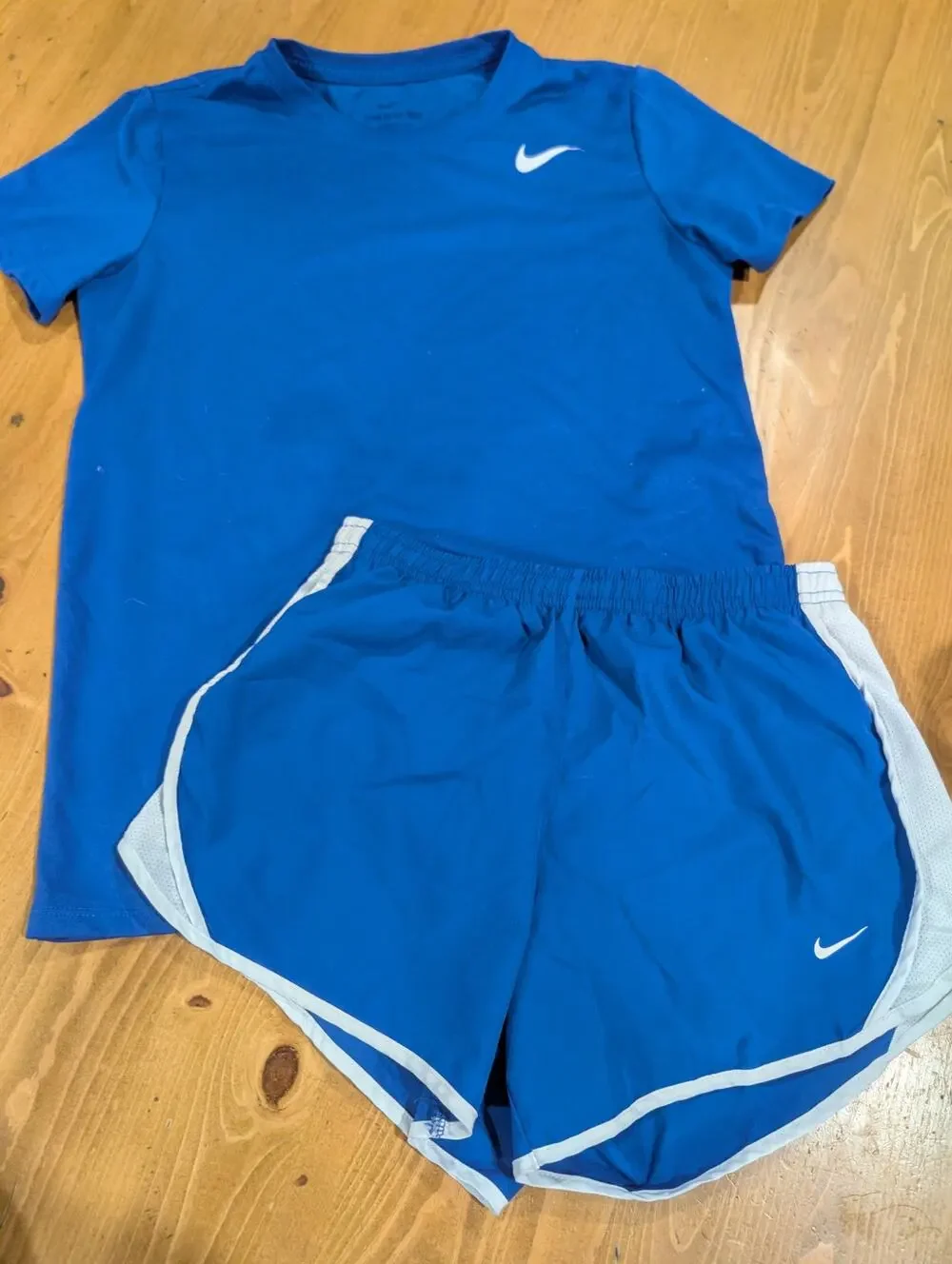 Nike Athletic Outfit, Tempo Shorts w/DryFit Tee, Shorts Youth L, Tee Women's XS